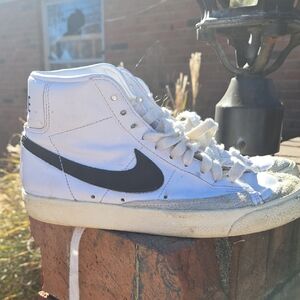 Nike Shoes Womens 6 Blazer Mid '77 Vintage Sneakers White Lace Up Round Toe